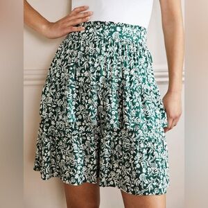 Boden Multi Tiered Crepe Skirt Green Floral Pattern Women’s Size 2P